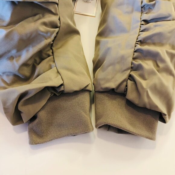 Forever 21 Ruched Bomber Jacket Zip Up Size S Light Olive 2 Pockets Short Length - Picture 10 of 14